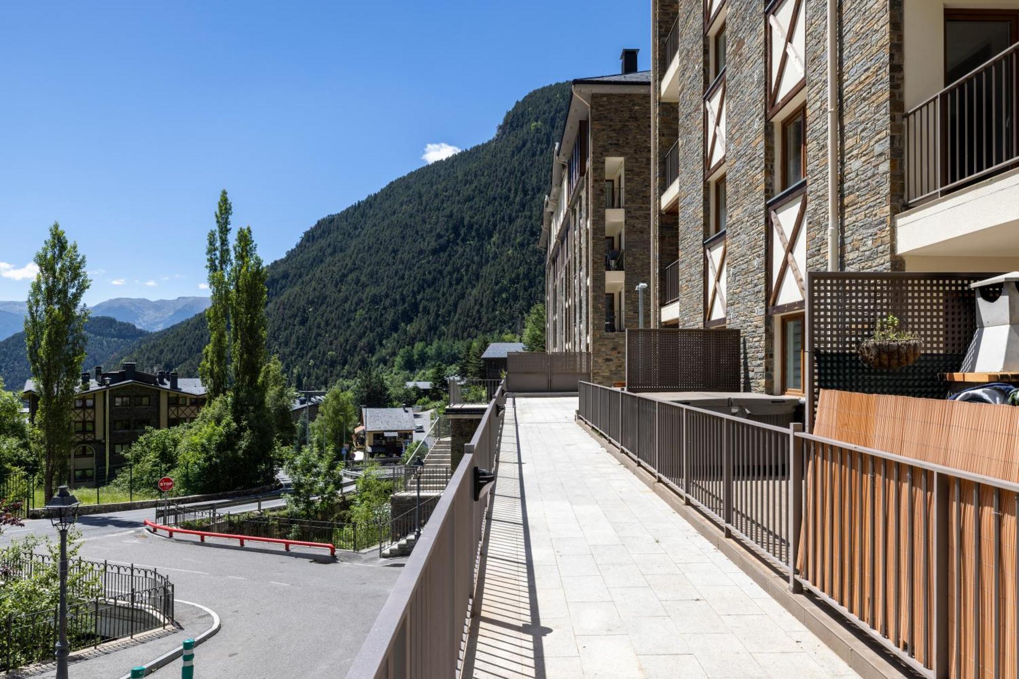 Terraza Con Increibles Vistas Para 6 Adultos Y 2 Extra Nino - 3 Habitaciones - 2 Banos - Arinsal - Free Parking L By Bonesvacances Exterior foto